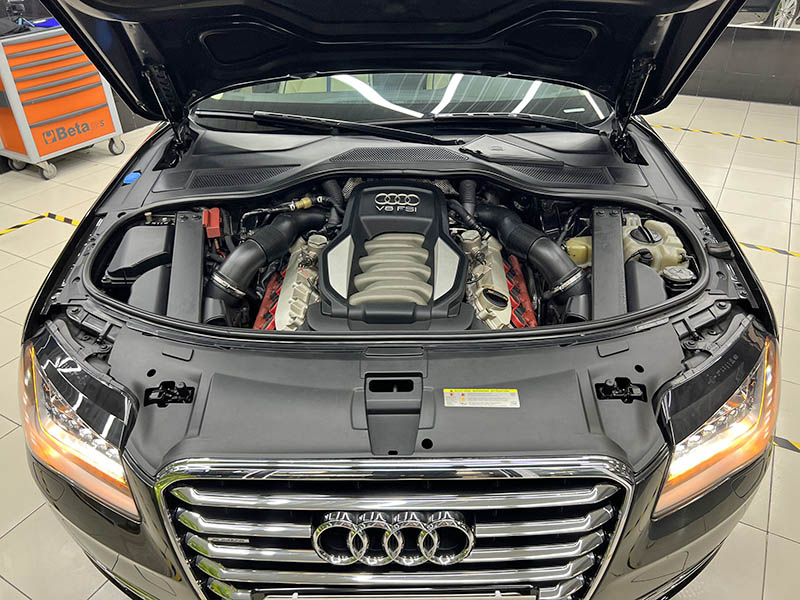 Động cơ Audi A8L 2011