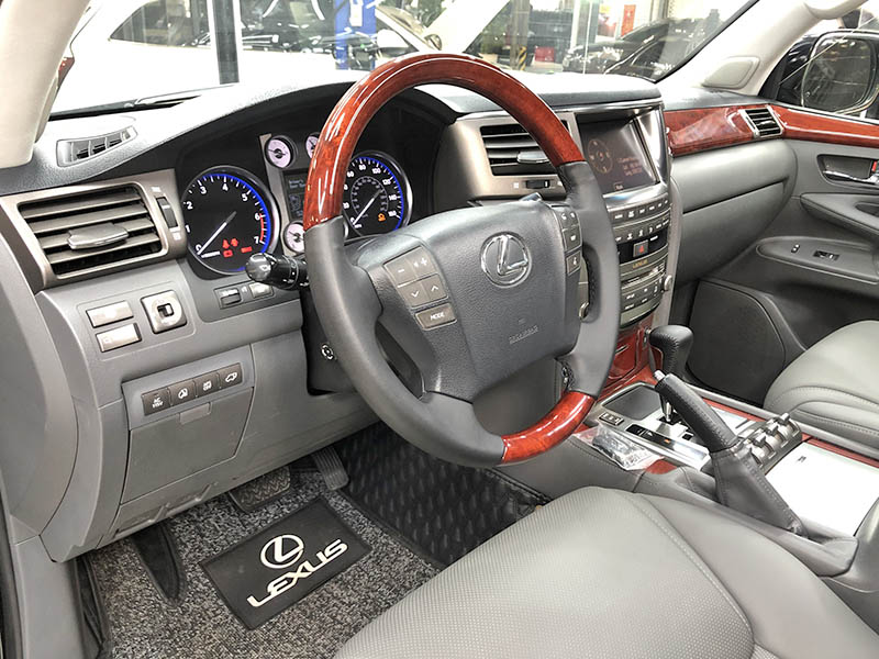 lexus lx570 cu 2008 võ lang