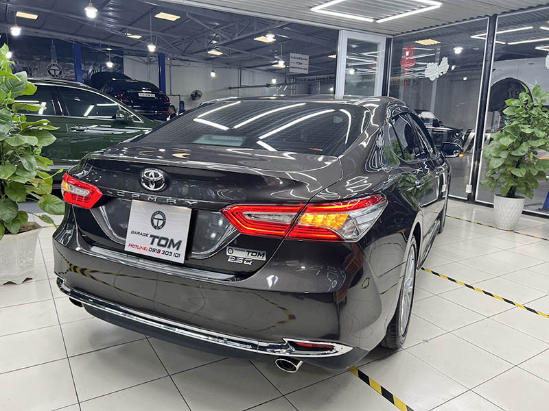 giá camry 2.5Q 2019