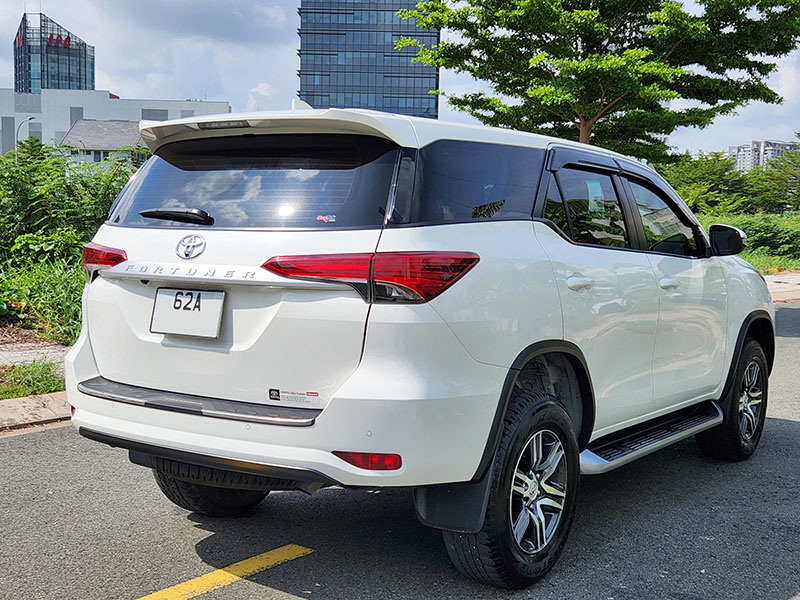 ban xe fortuner may dau 2020