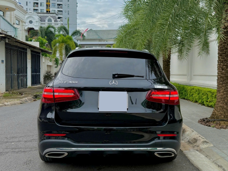 gia glc 300 2018 bao nhieu